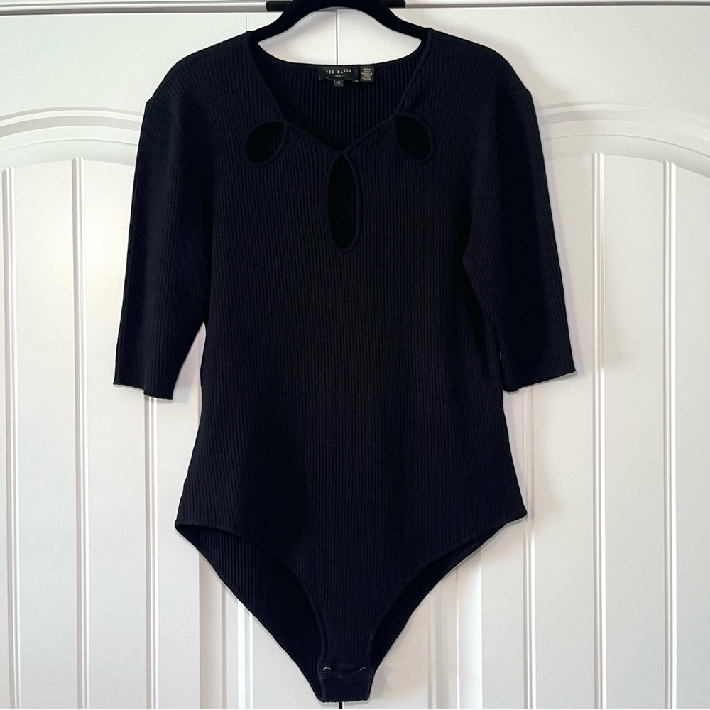 Ted Baker Sofiyaa Knitted Bodysuit Front Keyhole Short Sleeve Black Ribbed Large